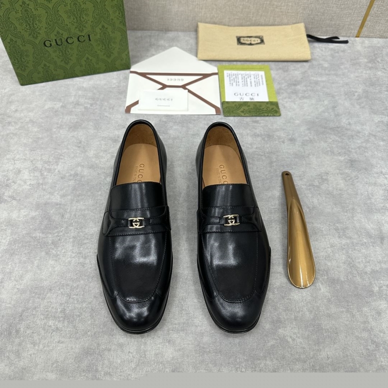 G*u*i leather shoes